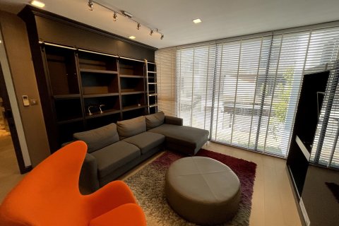 House in Bangkok, Thailand 4 bedrooms № 148430 - photo 4