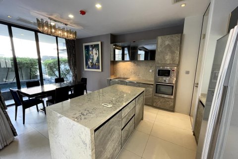 House in Bangkok, Thailand 4 bedrooms № 148430 - photo 7
