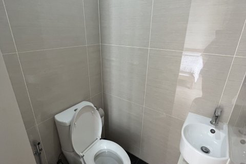 Studio dans le Condo à Khlong Toei, Bangkok, Thaïlande  № 148148 - photo 12