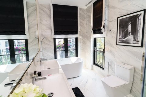 House in Watthana, Bangkok, Thailand 3 bedrooms № 173450 - photo 14