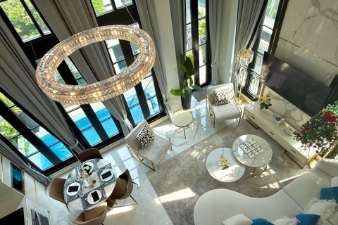 House in Watthana, Bangkok, Thailand 3 bedrooms № 173450 - photo 1