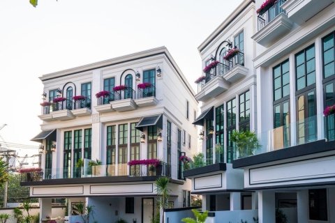 House in Watthana, Bangkok, Thailand 3 bedrooms № 173450 - photo 12