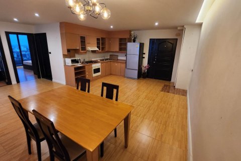 Condo in Watthana, Bangkok, Thailand, 3 bedrooms № 160679 - photo 1