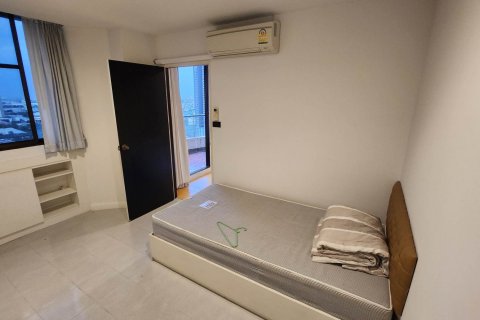 Condo in Watthana, Bangkok, Thailand, 3 bedrooms № 160679 - photo 4