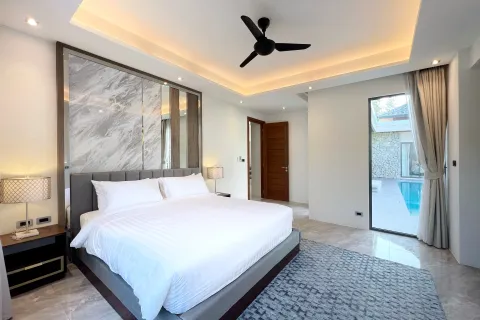 Villa in Phuket, Thailand 4 bedrooms № 160675 - photo 19