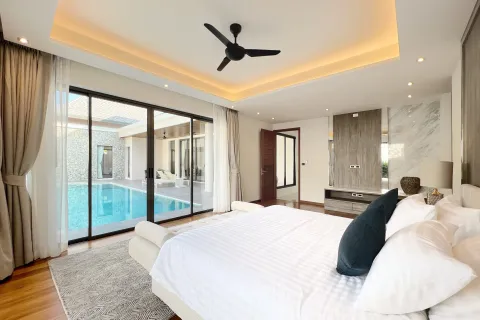Villa in Phuket, Thailand 4 bedrooms № 160675 - photo 13