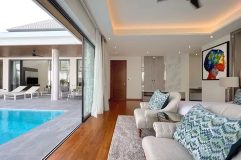 Villa in Phuket, Thailand 4 bedrooms № 160675 - photo 14