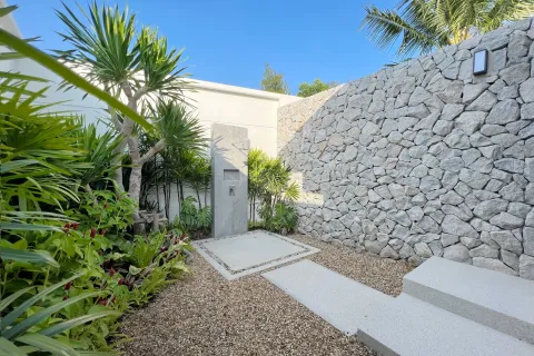 Villa in Phuket, Thailand 4 bedrooms № 160675 - photo 16