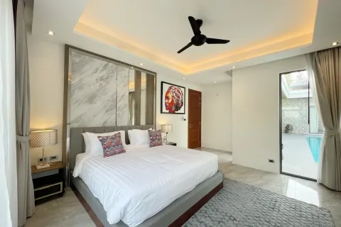 Villa in Phuket, Thailand 4 bedrooms № 160675 - photo 28