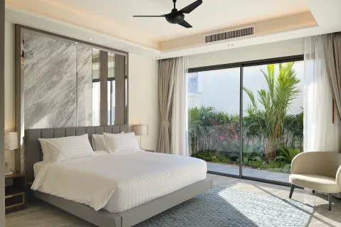 Villa in Phuket, Thailand 4 bedrooms № 160675 - photo 18