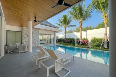 Villa in Phuket, Thailand 4 bedrooms № 160675 - photo 2