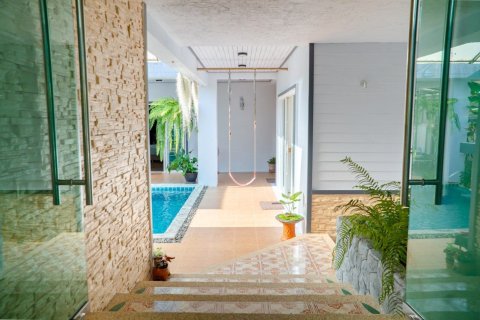 Villa in Phuket, Thailand 4 bedrooms № 160681 - photo 12