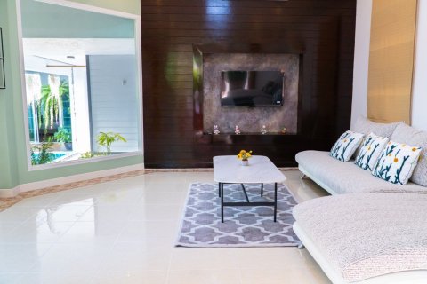 Villa in Phuket, Thailand 4 bedrooms № 160681 - photo 10