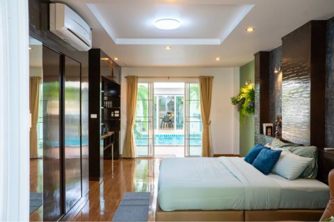 Villa in Phuket, Thailand 4 bedrooms № 160681 - photo 30
