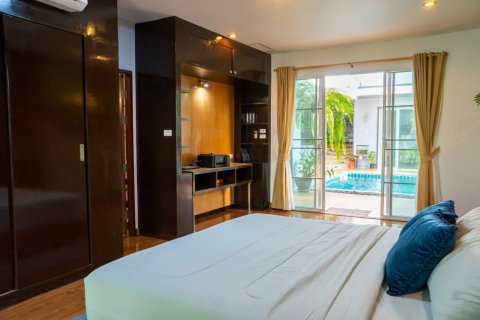Villa in Phuket, Thailand 4 bedrooms № 160681 - photo 29