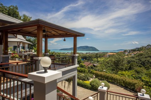 Villa in Phuket, Thailand 4 bedrooms № 160677 - photo 4