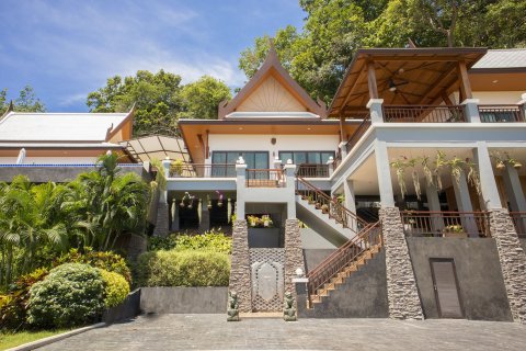 Villa in Phuket, Thailand 4 bedrooms № 160677