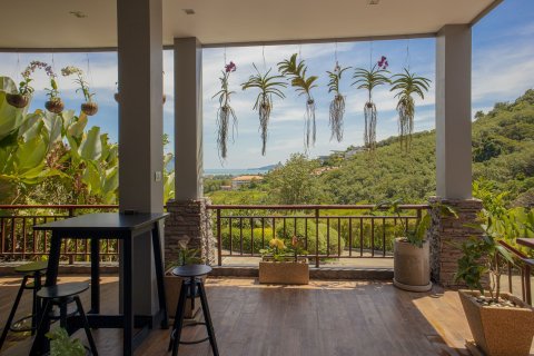 Villa in Phuket, Thailand 4 bedrooms № 160677 - photo 2