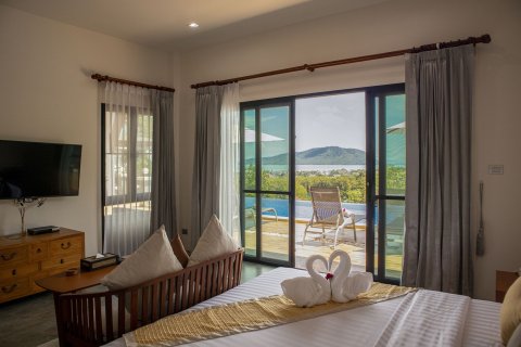 Villa in Phuket, Thailand 4 bedrooms № 160677 - photo 9