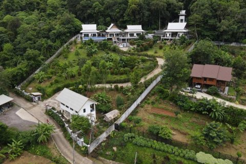 Villa in Phuket, Thailand 4 bedrooms № 160677 - photo 23