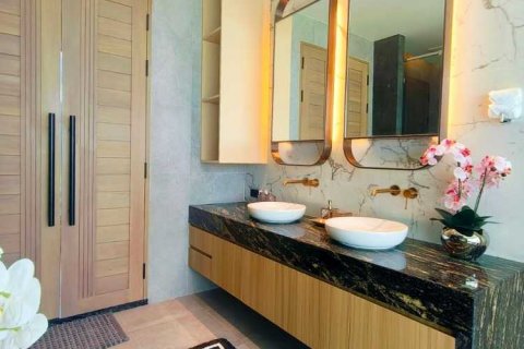 House in Bang Tao, Thailand 4 bedrooms № 67734 - photo 21