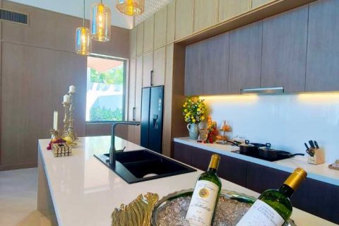 House in Bang Tao, Thailand 4 bedrooms № 67734 - photo 18