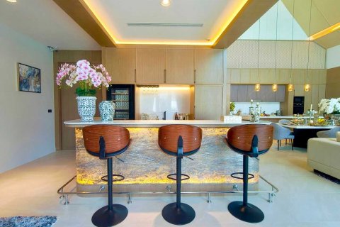 House in Bang Tao, Thailand 4 bedrooms № 67734 - photo 6