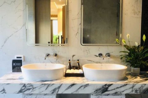 House in Bang Tao, Thailand 4 bedrooms № 67733 - photo 15