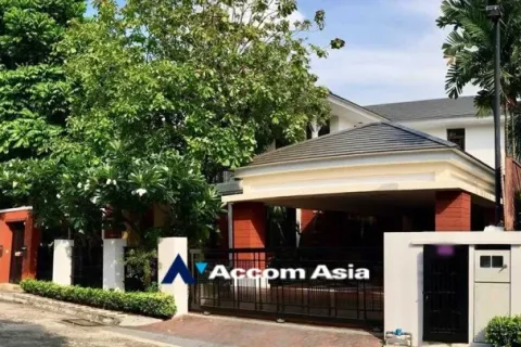 Casa de 4 dormitorios en Bang Kapi, Bangkok, Tailandia № 219389