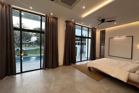 Villa in Pattaya, Thailand 4 bedrooms № 171177 - photo 12