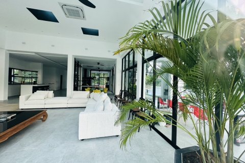 Villa in Pattaya, Thailand 4 bedrooms № 171177 - photo 6