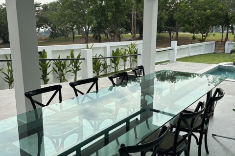 Villa in Pattaya, Thailand 4 bedrooms № 171177 - photo 7