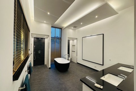 Villa in Pattaya, Thailand 4 bedrooms № 171177 - photo 13