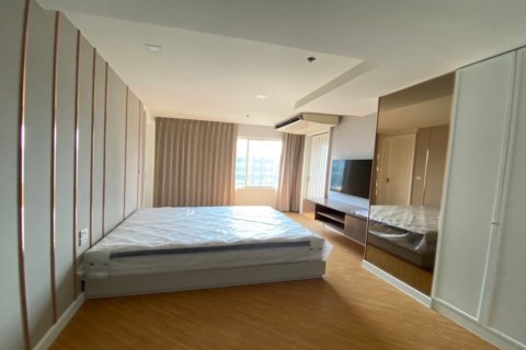 Condo in Watthana, Bangkok, Thailand, 6 bedrooms № 200913 - photo 12