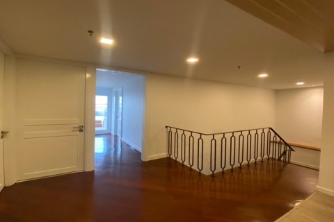 Condo in Watthana, Bangkok, Thailand, 6 bedrooms № 200913 - photo 23