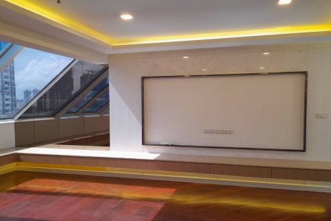 Condo in Watthana, Bangkok, Thailand, 6 bedrooms № 200913 - photo 9