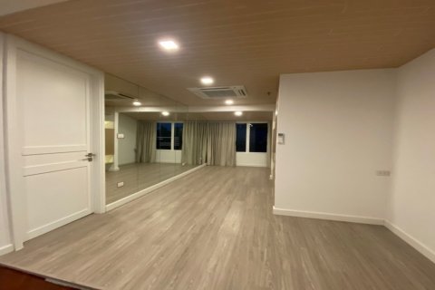 Condo in Watthana, Bangkok, Thailand, 6 bedrooms № 200913 - photo 15