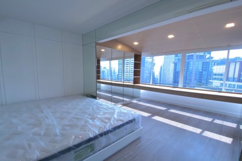 Condo in Watthana, Bangkok, Thailand, 6 bedrooms № 200913 - photo 14