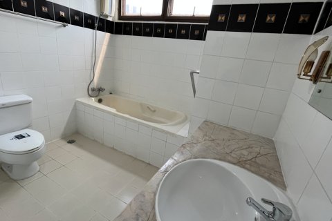 Кондоминиум с 2 спальнями в Ваттхане, Бангкок, Таиланд № 200916 - фото 8