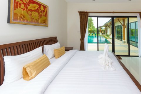 Villa auf Nai Harn Beach, Thailand 3 Schlafzimmer № 223192 - Foto 2