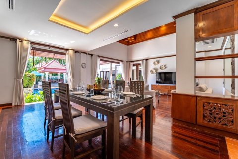 Villa in Phuket, Thailand 5 bedrooms № 164065 - photo 2