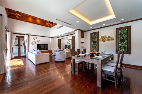 Villa in Phuket, Thailand 5 bedrooms № 164065 - photo 6