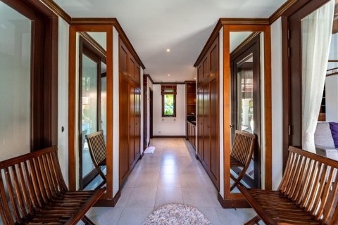 Villa in Phuket, Thailand 5 bedrooms № 164065 - photo 5