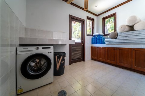 Villa in Phuket, Thailand 5 bedrooms № 164065 - photo 8