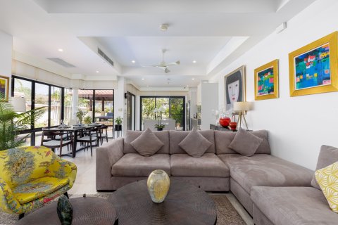 Villa in Phuket, Thailand 4 bedrooms № 164067 - photo 17