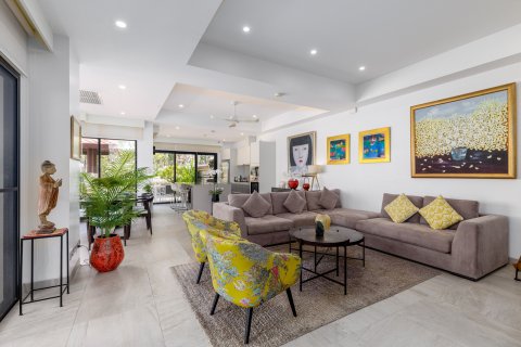 Villa in Phuket, Thailand 4 bedrooms № 164067 - photo 3
