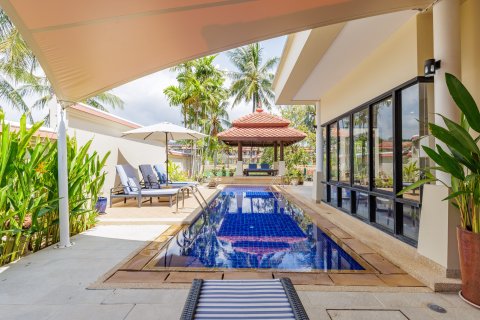 Villa in Phuket, Thailand 4 bedrooms № 164067 - photo 26