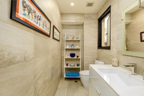 Villa in Phuket, Thailand 4 bedrooms № 164067 - photo 19