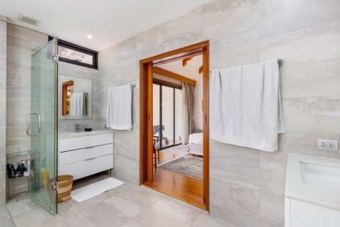 Villa in Phuket, Thailand 4 bedrooms № 164067 - photo 11