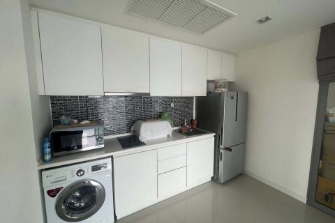 Кондоминиум с 2 спальнями в Банг-Кхо-Лаеме, Бангкок, Таиланд № 147880 - фото 5